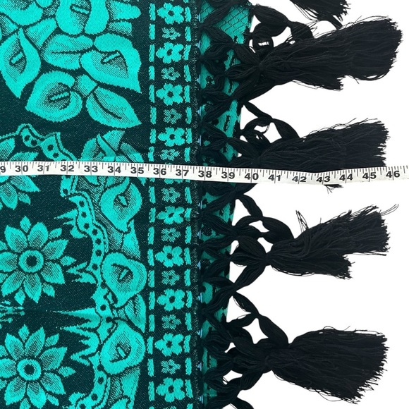ARTESANIAS SAN MARTIN Green Black Frida Kahlo Poncho Fringe One Size - Picture 9 of 14